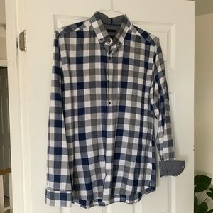 Men’s RW&CO Dress Shirt - Size M